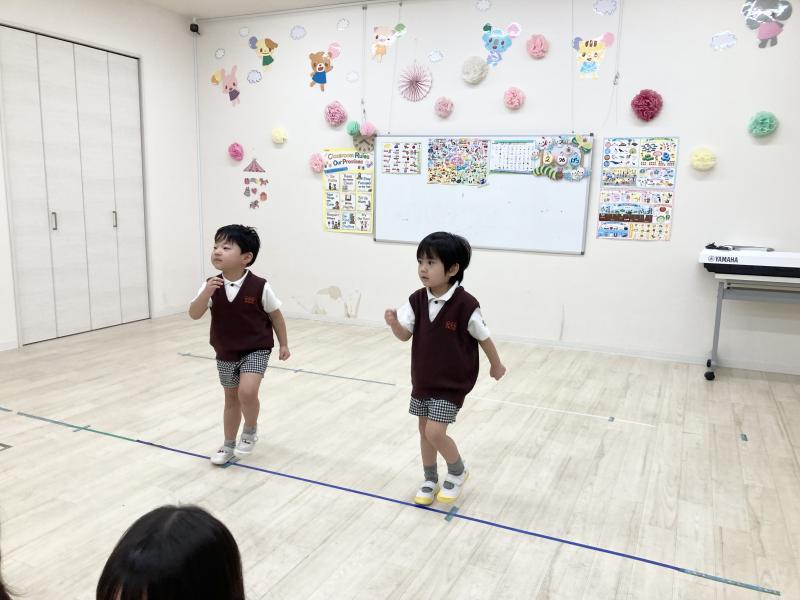 ダンスの練習をしました！《大阪市西区,新町にある幼児教育一体型保育園HUGアカデミー、一時預かり、一時保育》