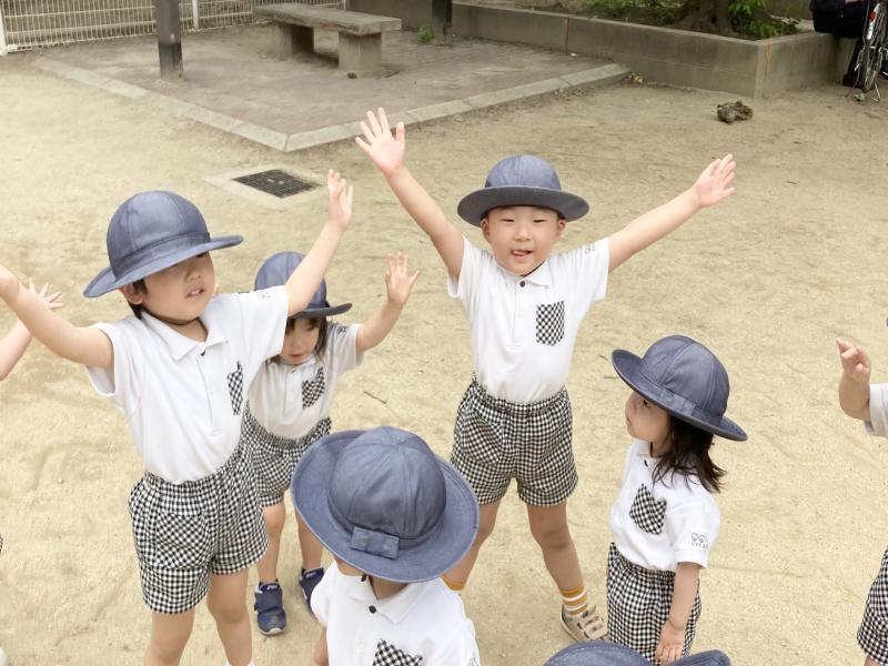 公園遊び！《大阪市西区,新町にある幼児教育一体型保育園HUGアカデミー、一時預かり、一時保育》