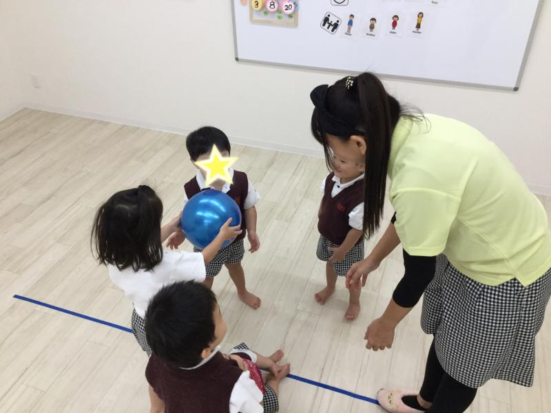 ボール遊び！【大阪市西区、新町にある幼児教室一体型保育園】