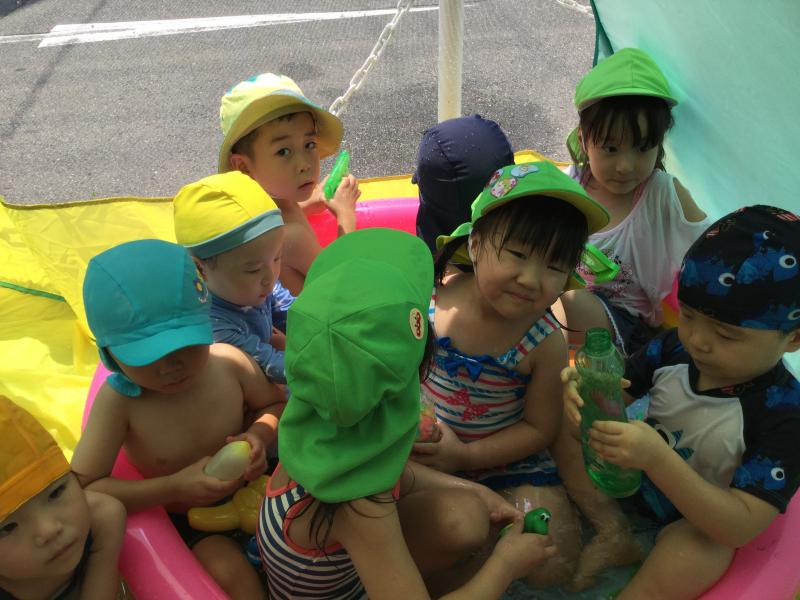 今日も楽しく水遊び♫«大阪市西区新町、幼児教室一体型保育園»