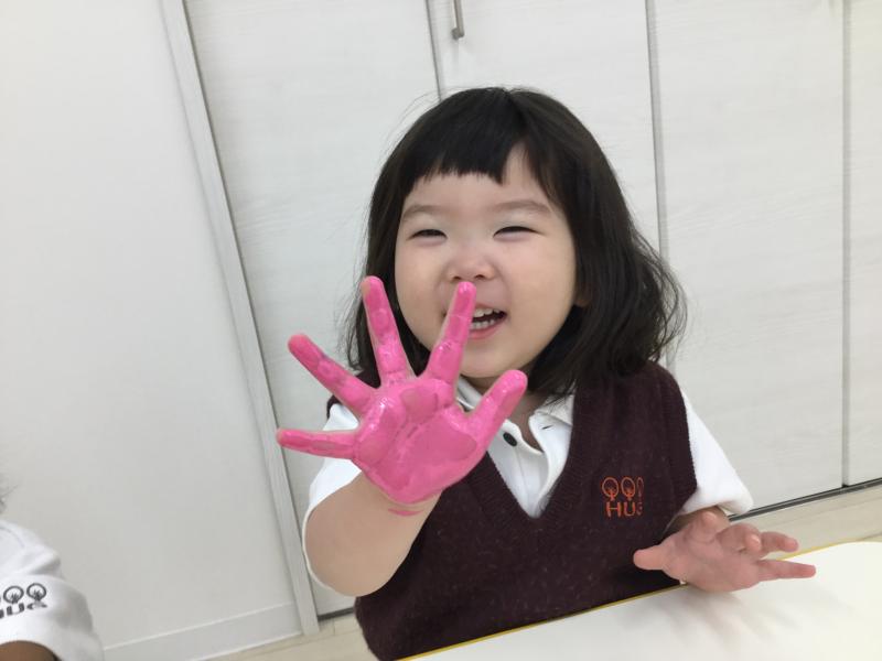 手形ぺったん！《大阪市西区、新町にある幼児教室一体型保育園》