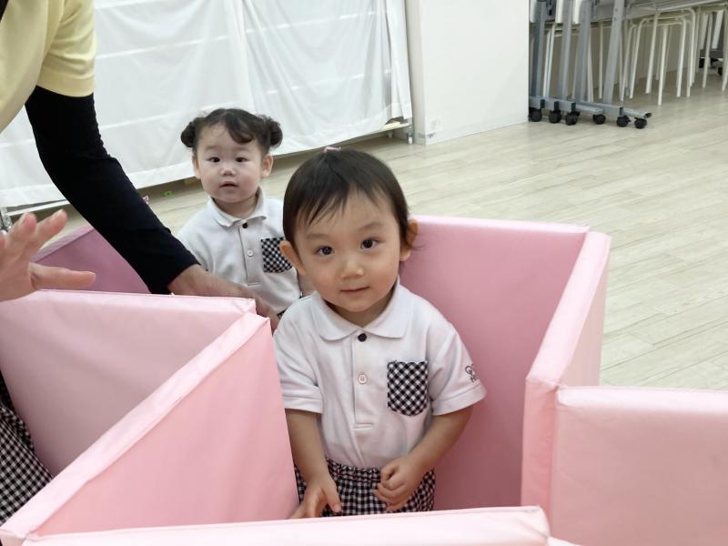 マット運動をしました！《大阪市西区,新町にある幼児教育一体型保育園HUGアカデミー、一時預かり、一時保育》