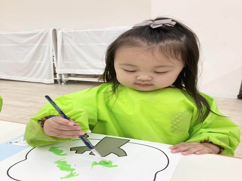 絵画をしました！《大阪市西区,新町にある幼児教育一体型保育園HUGアカデミー、一時預かり、一時保育》