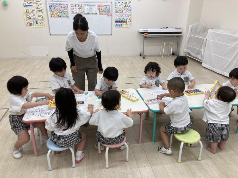 英語をしました！《大阪市西区、新町にある幼児教室一体型保育園》
