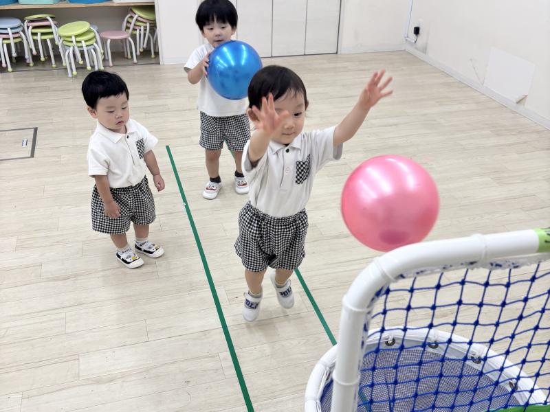 基礎課外運動！《大阪市西区,新町にある幼児教育一体型保育園HUGアカデミー、一時預かり、一時保育》