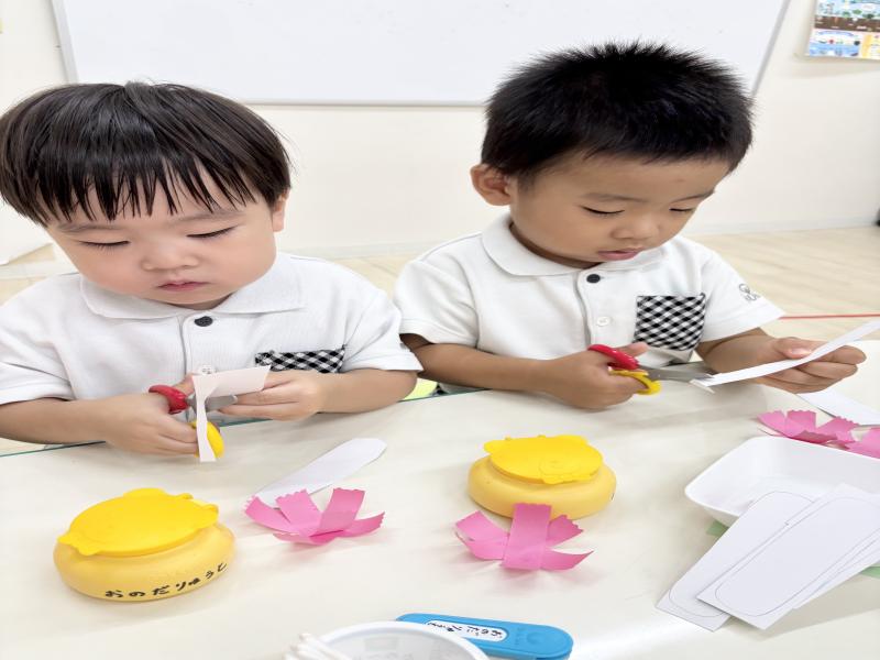 壁面飾り製作《大阪市西区,新町にある幼児教育一体型保育園HUGアカデミー、一時預かり、一時保育》