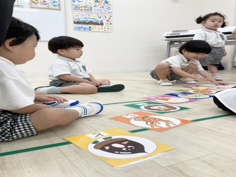 リトミック！《大阪市西区,新町にある幼児教育一体型保育園HUGアカデミー、一時預かり、一時保育》