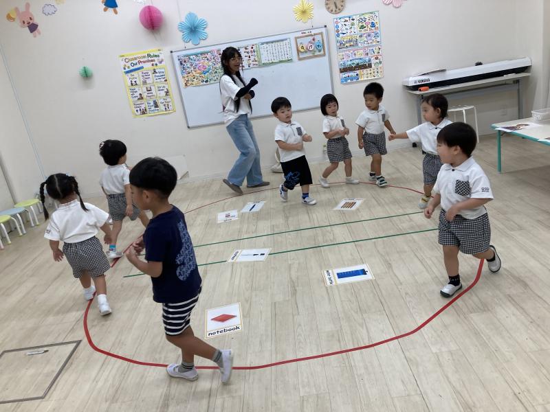 英語をしました！《大阪市西区、新町にある幼児教室一体型保育園》