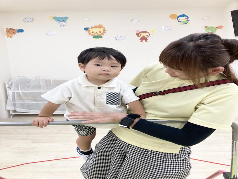 鉄棒をしましたよ！《大阪市西区,新町にある幼児教育一体型保育園HUGアカデミー、一時預かり、一時保育》
