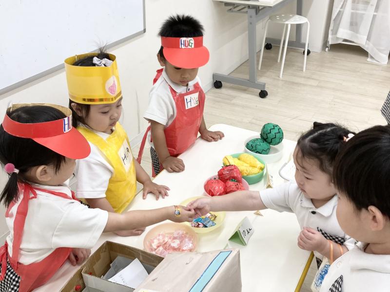 お買い物ごっこをしました♪《大阪市西区、新町にある幼児教室一体型保育園》