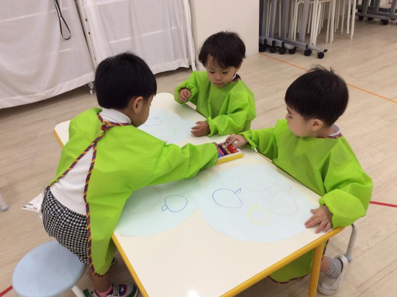 作品展に向けて《大阪市西区、新町にある幼児教室一体型保育園》