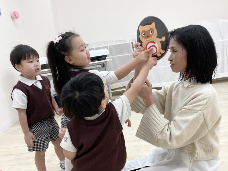 リトミック、数字と歌♪《大阪市西区,新町にある幼児教育一体型保育園HUGアカデミー、一時預かり、一時保育》