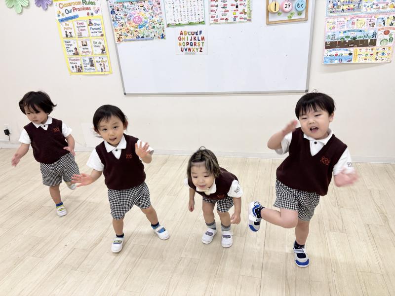 お遊戯会の練習《大阪市西区,新町にある幼児教育一体型保育園HUGアカデミー、一時預かり、一時保育》