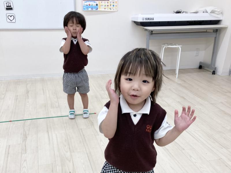 お遊戯会の練習《大阪市西区,新町にある幼児教育一体型保育園HUGアカデミー、一時預かり、一時保育》