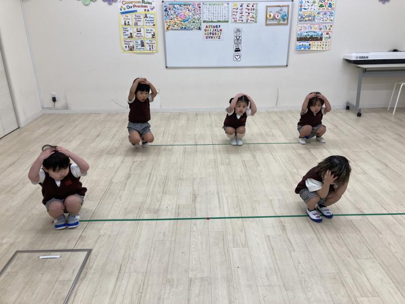 お遊戯会の練習《大阪市西区,新町にある幼児教育一体型保育園HUGアカデミー、一時預かり、一時保育》