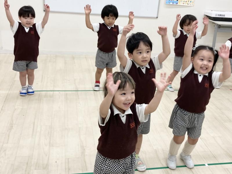 お遊戯会ごっこ《大阪市西区,新町にある幼児教育一体型保育園HUGアカデミー、一時預かり、一時保育》