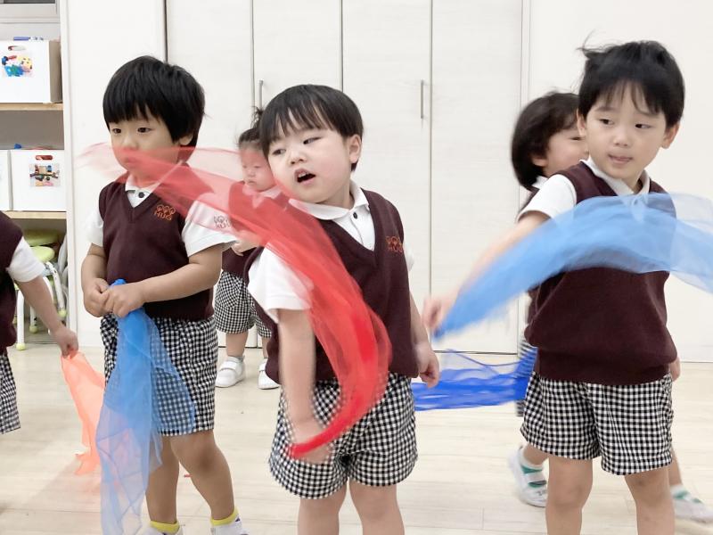 リトミック！《大阪市西区,新町にある幼児教育一体型保育園HUGアカデミー、一時預かり、一時保育》