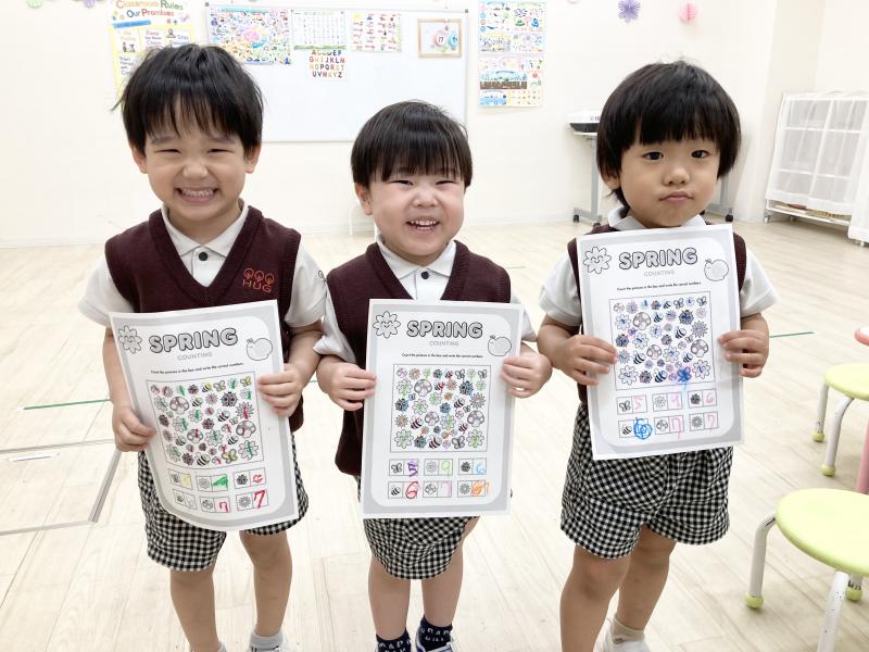 英語レッスン！ 《大阪市西区,新町にある幼児教育一体型保育園HUGアカデミー、一時預かり、一時保育》