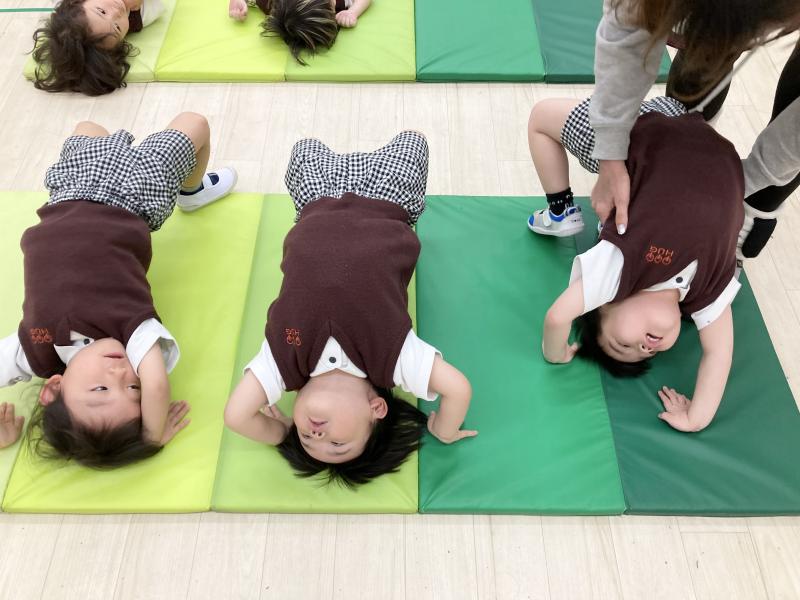基礎運動！《大阪市西区,新町にある幼児教育一体型保育園HUGアカデミー、一時預かり、一時保育》