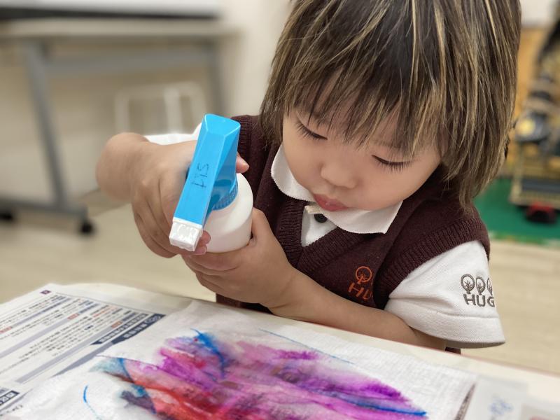 母の日の製作《大阪市西区,新町にある幼児教育一体型保育園HUGアカデミー、一時預かり、一時保育》