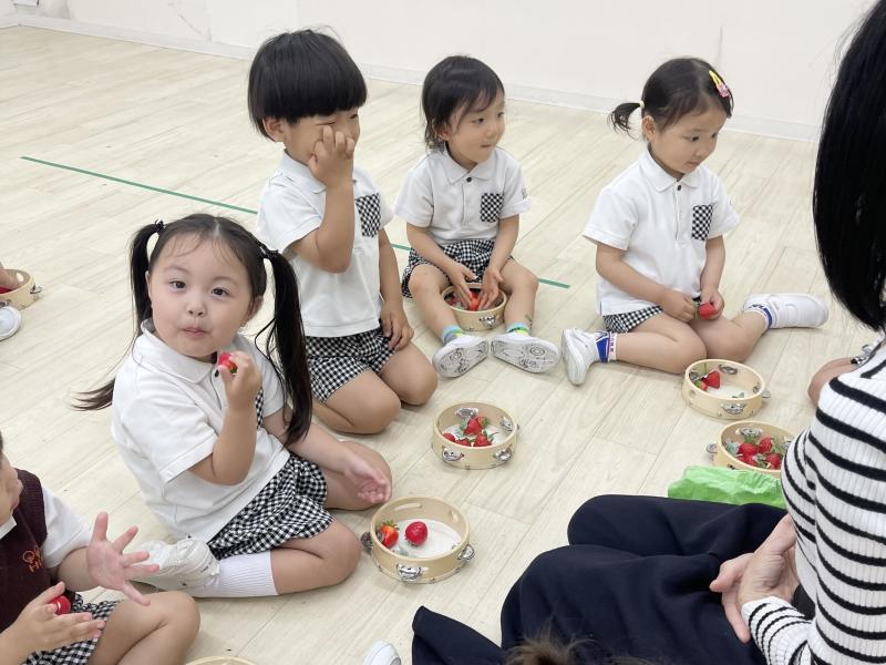 リトミック！＜大阪市西区新町にある幼児教育一体型保育園HUGアカデミー、一時預かり、一時保育〉