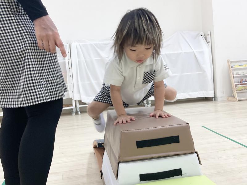 基礎運動☆ 《大阪市西区,新町にある幼児教育一体型保育園HUGアカデミー、一時預かり、一時保育》