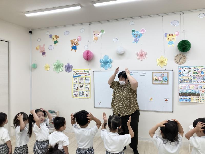 英語レッスン☆ 《大阪市西区,新町にある幼児教育一体型保育園HUGアカデミー、一時預かり、一時保育》