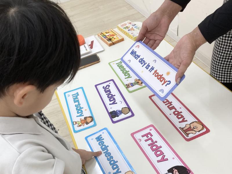 イングリッシュ☆ 《大阪市西区,新町にある幼児教育一体型保育園HUGアカデミー、一時預かり、一時保育》
