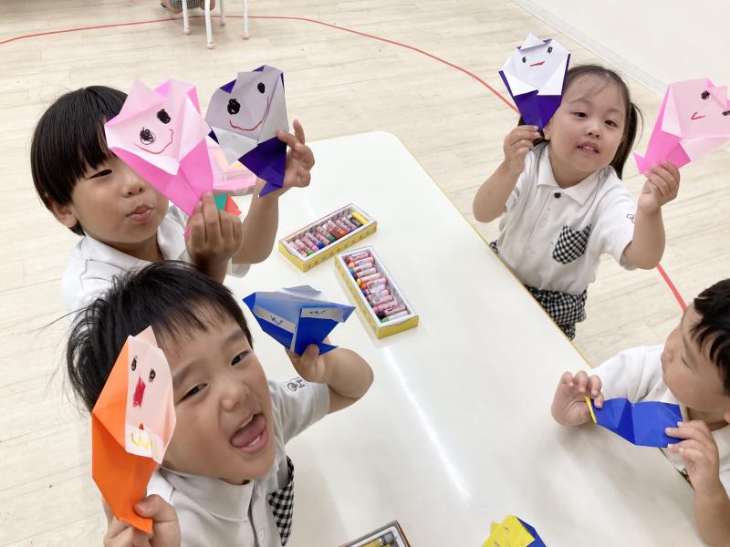 折り紙でおばけを折りましたよ☆ 《大阪市西区,新町にある幼児教育一体型保育園HUGアカデミー、一時預かり、一時保育》