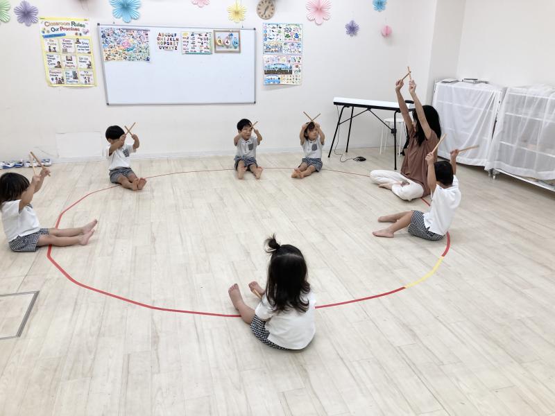 リトミック《大阪市西区,新町にある幼児教育一体型保育園HUGアカデミー、一時預かり、一時保育》