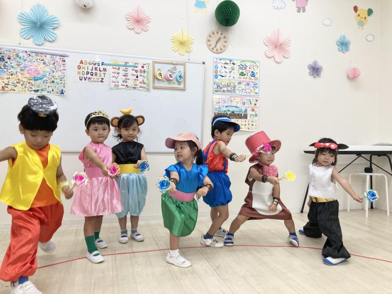 ごっこ遊びweek②ファッションショー！《大阪市西区,新町にある幼児教育一体型保育園HUGアカデミー、一時預かり、一時保育》