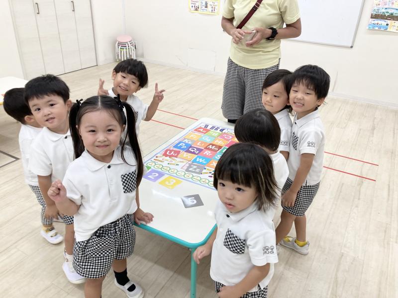イングリッシュ《大阪市西区,新町にある幼児教育一体型保育園HUGアカデミー、一時預かり、一時保育》