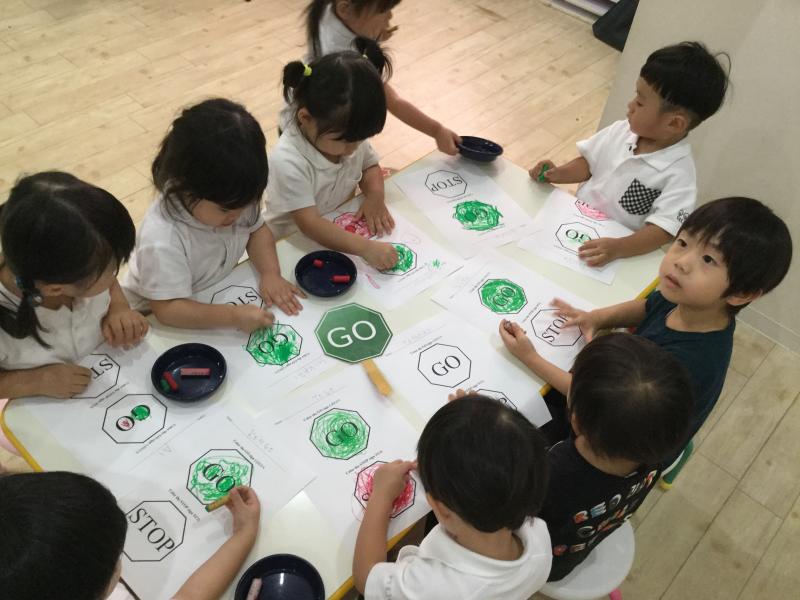 みんなで楽しくEnglish ♫«大阪市西区新町、幼児教室一体型保育園»