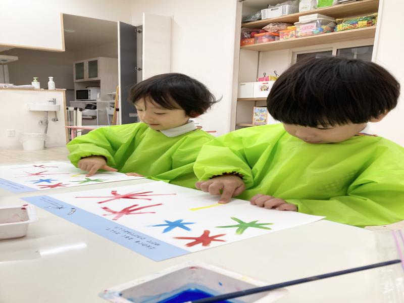 絵画☆ 《大阪市西区,新町にある幼児教育一体型保育園HUGアカデミー、一時預かり、一時保育》