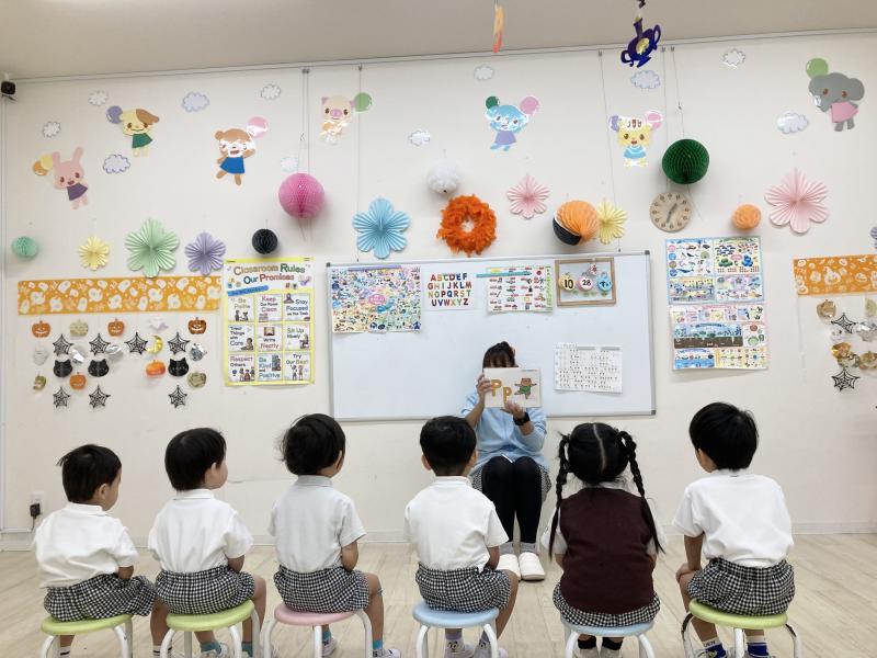 イングリッシュ☆ 《大阪市西区,新町にある幼児教育一体型保育園HUGアカデミー、一時預かり、一時保育》