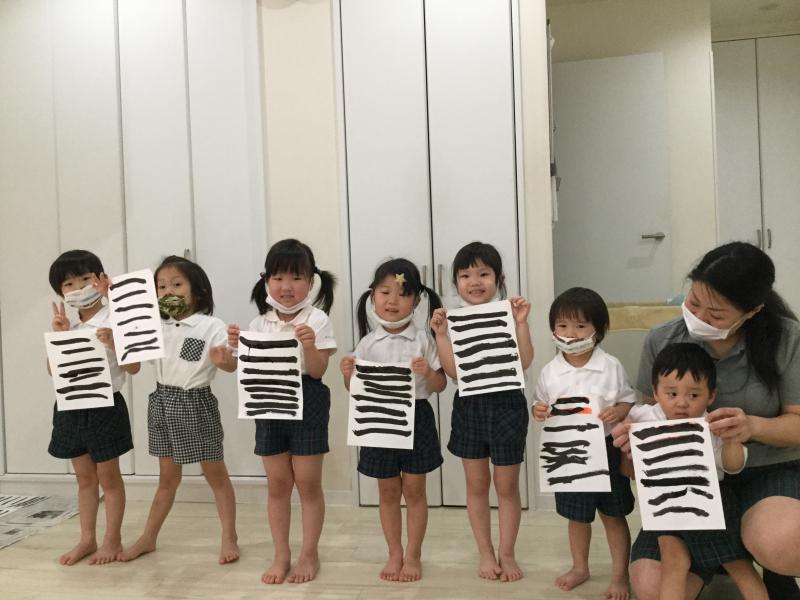 水曜日のカリキュラムは習字です。《大阪市西区新町にある幼児教室一体型保育園》