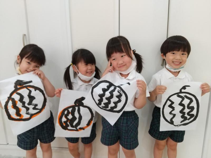 水曜日のカリキュラムは書道です！《大阪市西区、新町にある幼児教室一体型保育園HUGアカデミー》