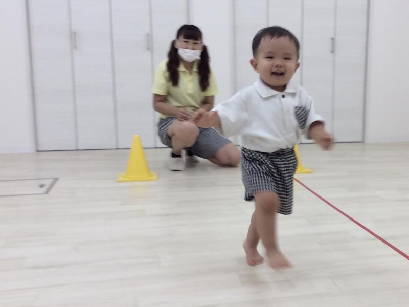 木曜日のカリキュラムはリトミックです！《大阪市西区、新町にある幼児教室一体型保育園HUGアカデミー》