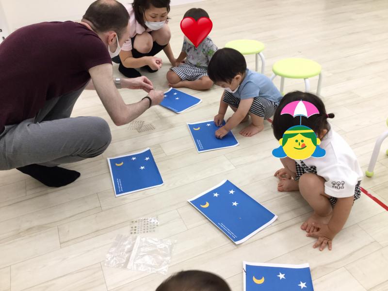 火曜日のカリキュラムは英語です《大阪市西区、新町にある幼児教室一体型保育園》