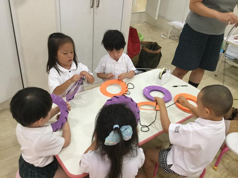 今日のクラフトは〜!?《大阪市西区新町にある幼児教室一体型》