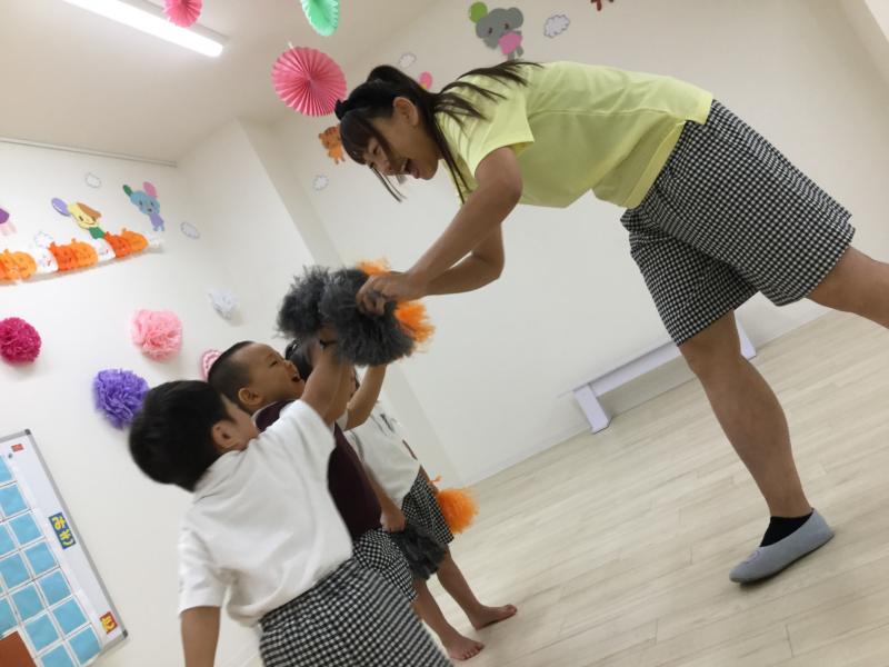 今日のカリキュラムは体操♪《大阪市西区、新町にある幼児教室一体型保育園》