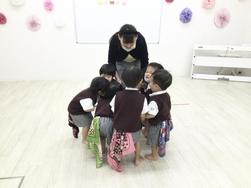 木曜日のカリキュラムはリトミックです♪《大阪市西区、新町にある幼児教室一体型保育園》