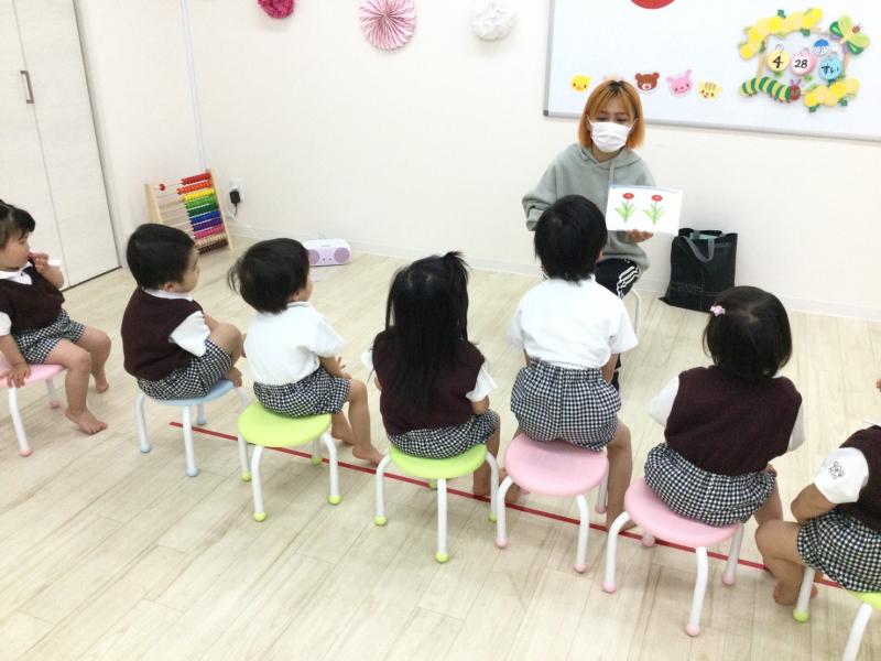 水曜日のカリキュラムは英語です！《大阪市西区、新町にある幼児教室一体型保育園》
