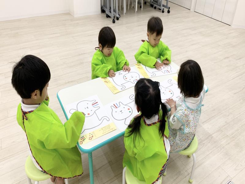 木曜日カリキュラムは 絵画です！《大阪市西区、新町にある幼児教育一体型保育園HUGアカデミー》
