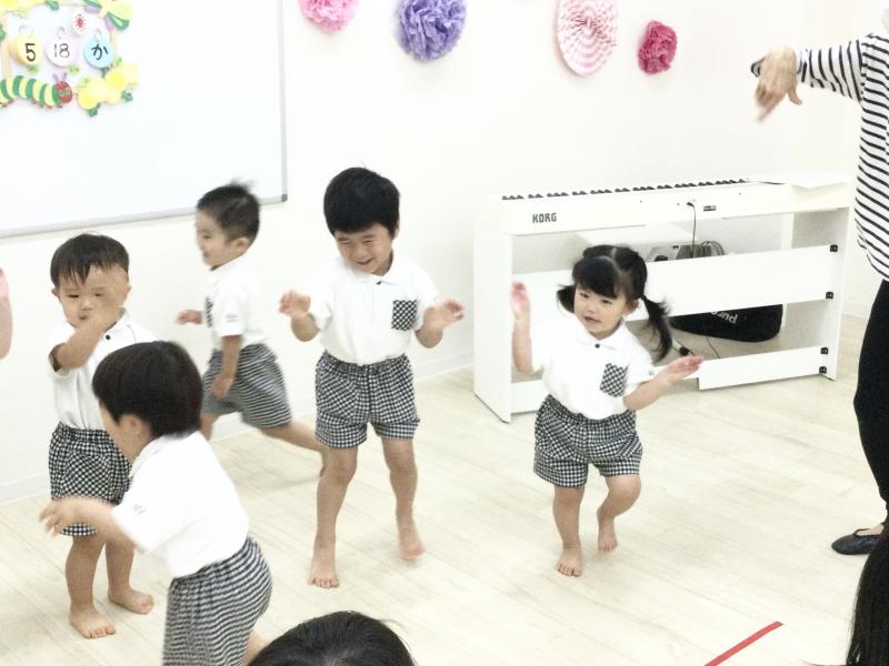 火曜日カリキュラムはリトミックです！《大阪市西区、新町にある幼児教育一体型保育園HUGアカデミー》