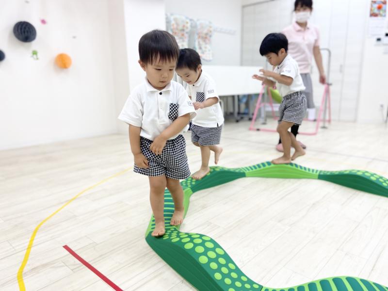 火曜日のカリキュラムは体操です！《大阪市西区、新町にある幼児教室一体型保育園》こん