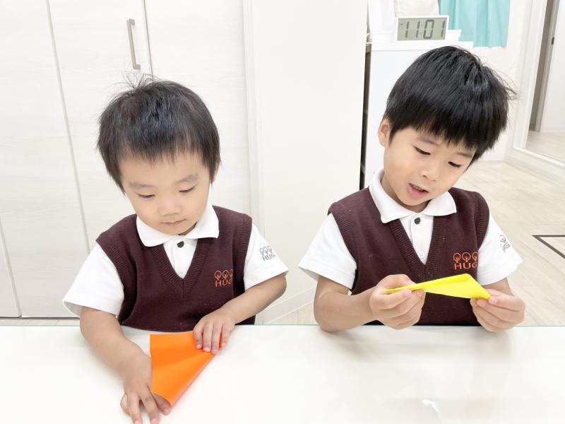 金曜日カリキュラムはクラフトです！《大阪市西区、新町にある幼児教育一体型保育園HUGアカデミー》