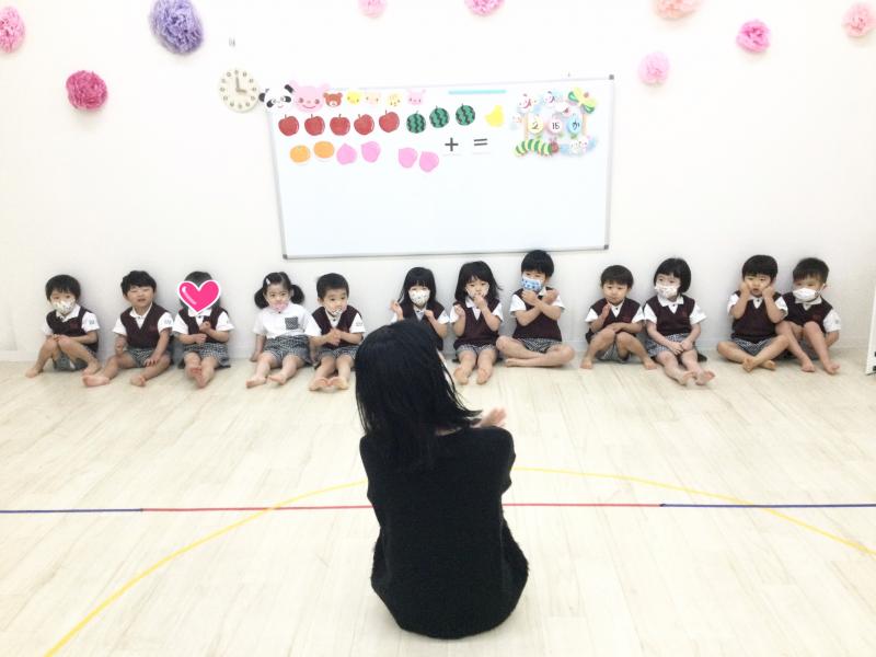 火曜日のカリキュラムはリトミックです！《大阪市西区、新町にある幼児教室一体型保育園》
