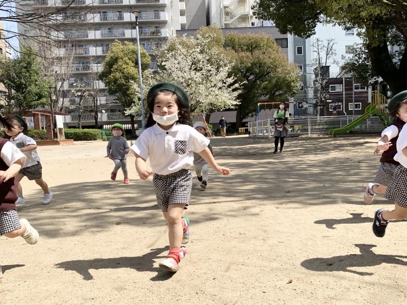 公園遊び《大阪市西区、新町にある幼児教育一体型保育園HUGアカデミー》