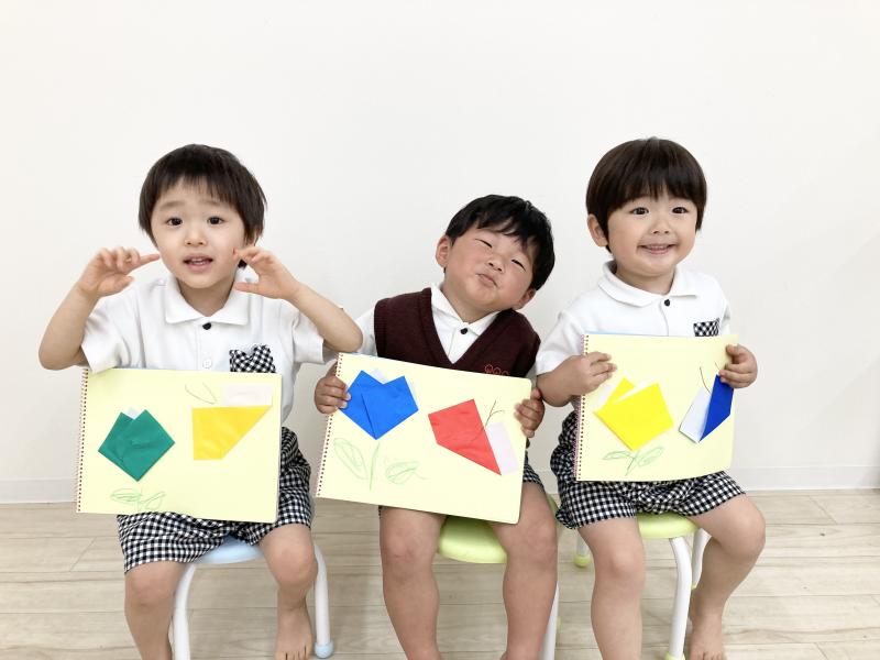 木曜日のカリキュラムは絵画です！《大阪市西区、新町にある幼児教室一体型保育園》